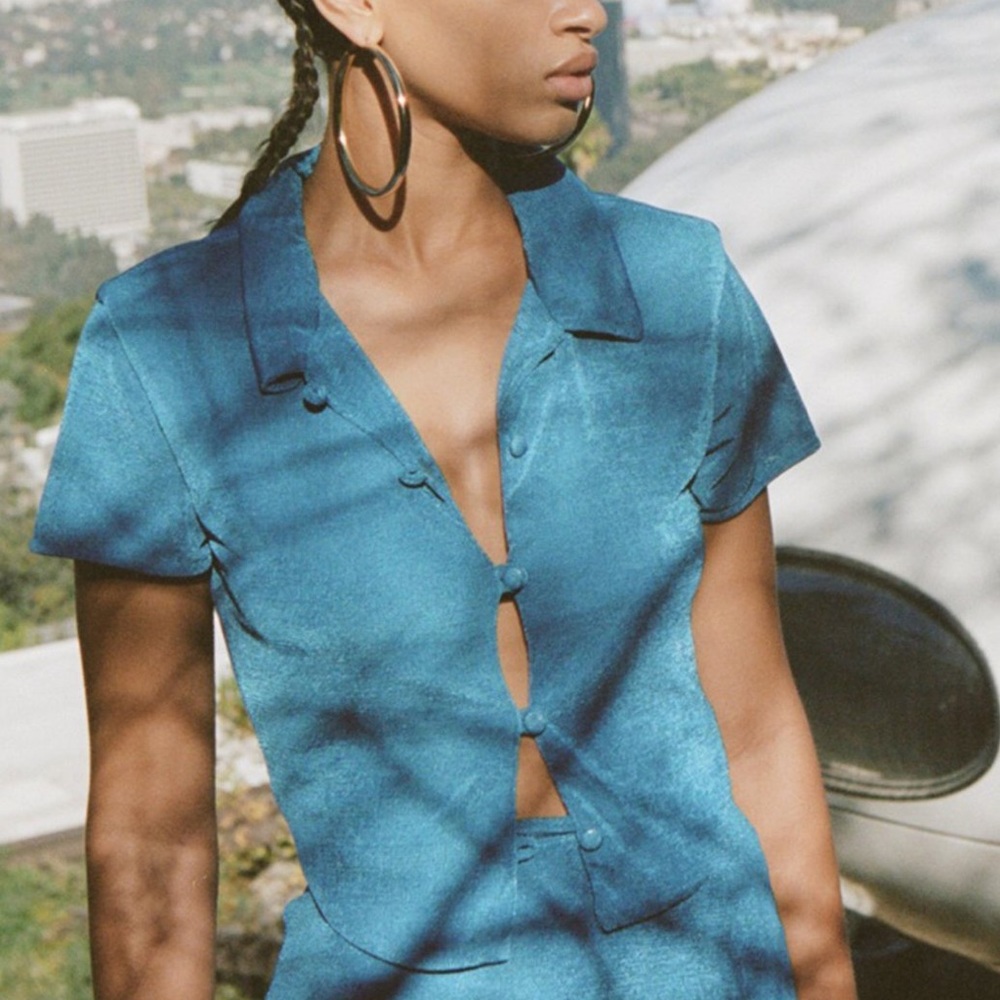 STUNNING WITH JEAN TAELE DUPE BLUE COLLARED SHIRT